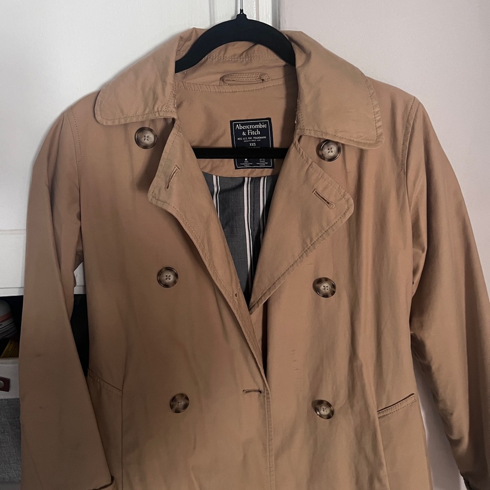 Abercrombie & Fitch Double-Breasted Beige Trench Coat